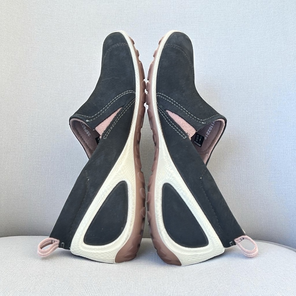 Ecco Women's Biom Black Leather Slip-On Shoes - Picture 7 of 8